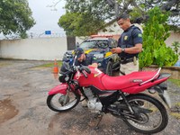 Em Parnaíba, PRF recupera motocicleta roubada há 1 ano em Esperantina