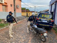 Em São João dos Patos, PRF recupera motocicleta furtada em Brasília há mais de cinco anos.