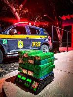 PRF apreende 20 tabletes de maconha em ônibus no Norte Fluminense
