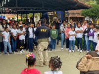 PRF realiza ação educativa para alunos da rede municipal de ensino em Paraíba do Sul