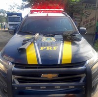 PRF apreende revólver, simulacro de fuzil e jammer na BR 040