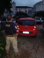 Automóvel utilizando motor roubado é apreendido em Teresópolis-RJ