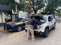 Nas últimas 24h, PRF recupera 5 veículo com restrição de roubo ou furto no Rio