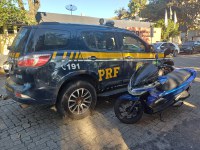 PRF recupera moto clonada na Dutra