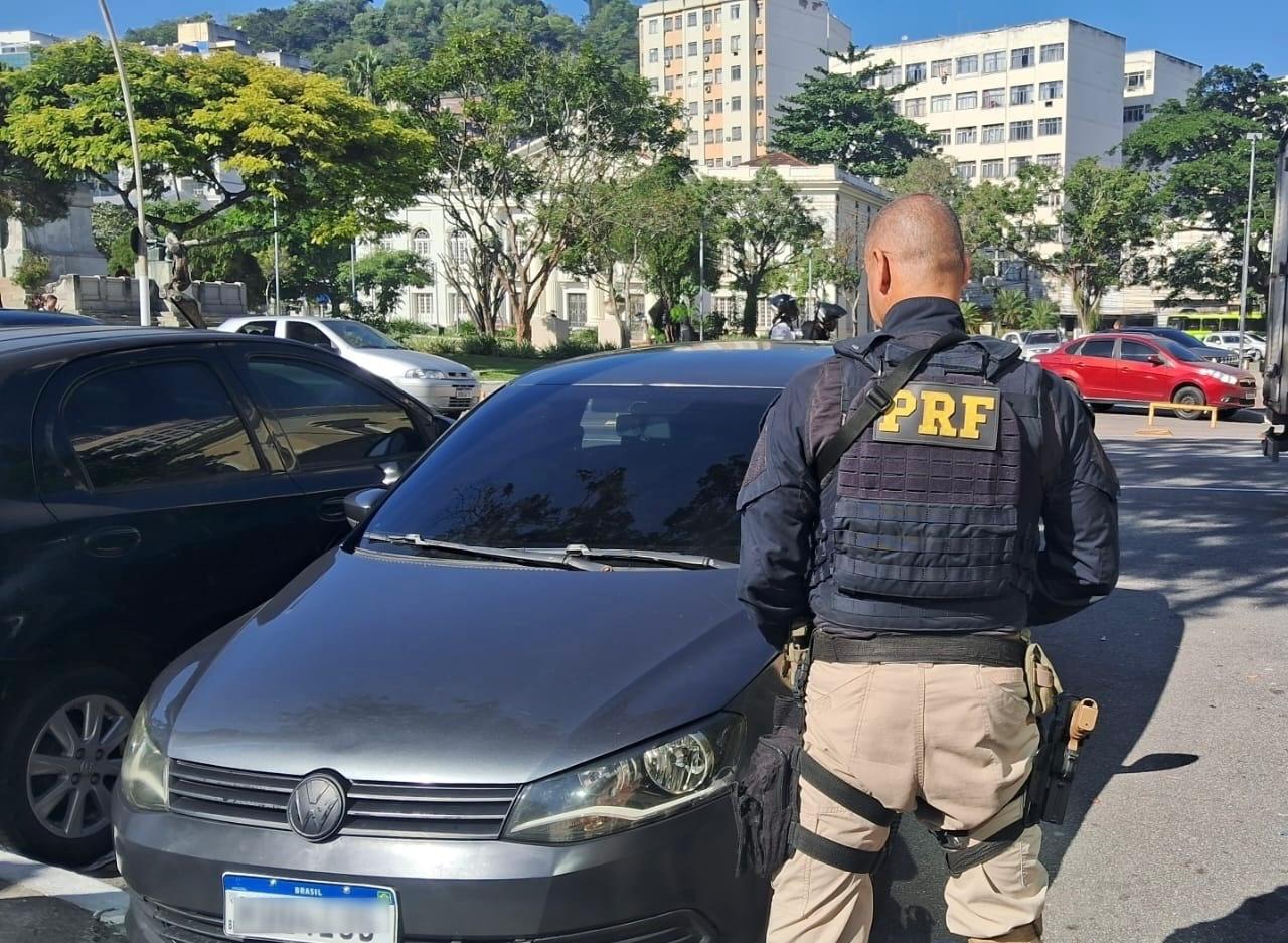 Prf Recupera Veículo Roubado Na Ponte Rio Niterói — Polícia Rodoviária Federal 0303