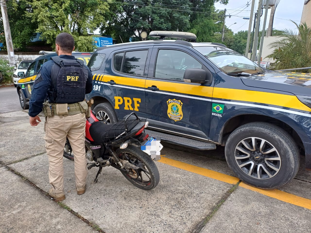 Na Dutra Prf Recupera Veículo Roubado Que Possuía Placa Clonada Com Apontamento Criminal 6263