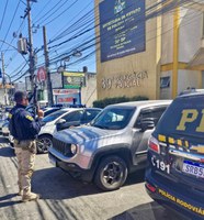 PRF recupera automóvel no Rio de Janeiro
