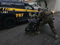 PRF recupera motocicleta roubada no Arco Metropolitano