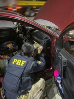 PRF apreende 3 tabletes de cocaína em Piraí