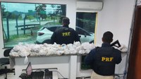 PRF apreende grande quantidade de pinos de cocaína em Magé