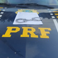 PRF cumpre mandado de prisão em Nova Iguaçu