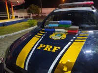 PRF apreende 10 tabletes de cocaína em Piraí