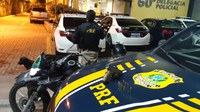 PRF apreende arma de fogo, munições e motocicleta furtada em Duque de Caxias