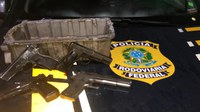 PRF prende duas pessoas por transporte ilegal de arma de fogo