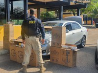 PRF apreende carga com mais de 5 mil maços de cigarros contrabandeados em Campos dos Goytacazes-RJ
