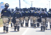 PRF cumpre decisão do TSE e desobstrui bloqueio de manifestantes na BR 101 em Parnamirim/RN