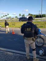 PRF apreende motocicleta com o motor roubado e prende homem em Tangará/RN