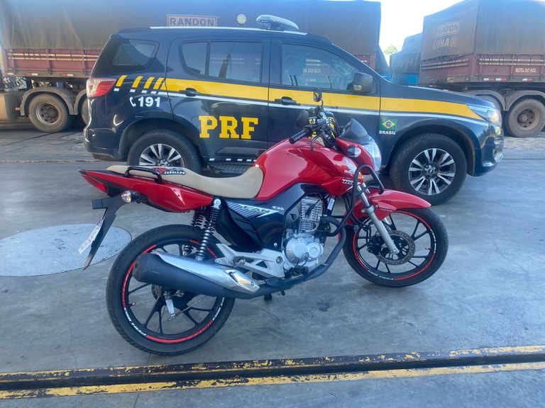 PRF recupera motocicleta em Lajes/RN 30 minutos após o roubo