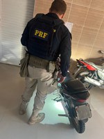 Homem é preso com motocicleta adulterada em Areia Branca/RN