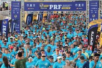 Mais de 4.500 atletas participam da Meia Maratona PRF em Natal/RN