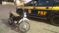 PRF recupera veículo roubado e apreende motocicleta adulterada na Grande Natal (RN)
