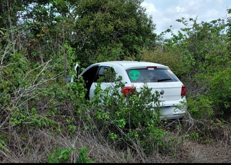 PRF recupera dois veículos pouco tempo após serem roubados