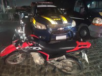 PRF recupera motocicleta roubada e prende homem em Santa Cruz/RN