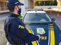 PRF prende homem por embriaguez ao volante e descobre que ele era foragido da justiça