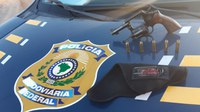 PRF prende homem por porte ilegal de arma de fogo em Mossoró/RN