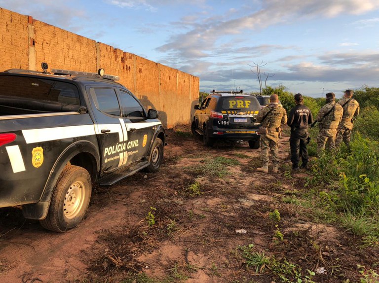 PRF, Polícia Civil e GPOC realizam operação conjunta de combate ao tráfico de drogas em São José de Mipibu/RN