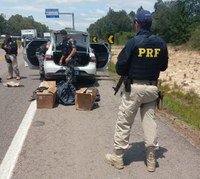 PRF e Brigada Militar prendem trio de traficantes e apreendem arma e grande quantidade de maconha em Pelotas/RS