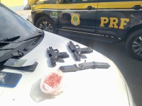 PRF prende criminosos, apreende pistolas e cocaína em Canoas/RS