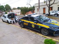 PRF prende homem com carro clonado em Bagé/RS