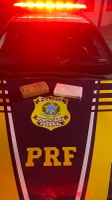 PRF prende passageira de ônibus com crack e cocaína em Bagé/RS