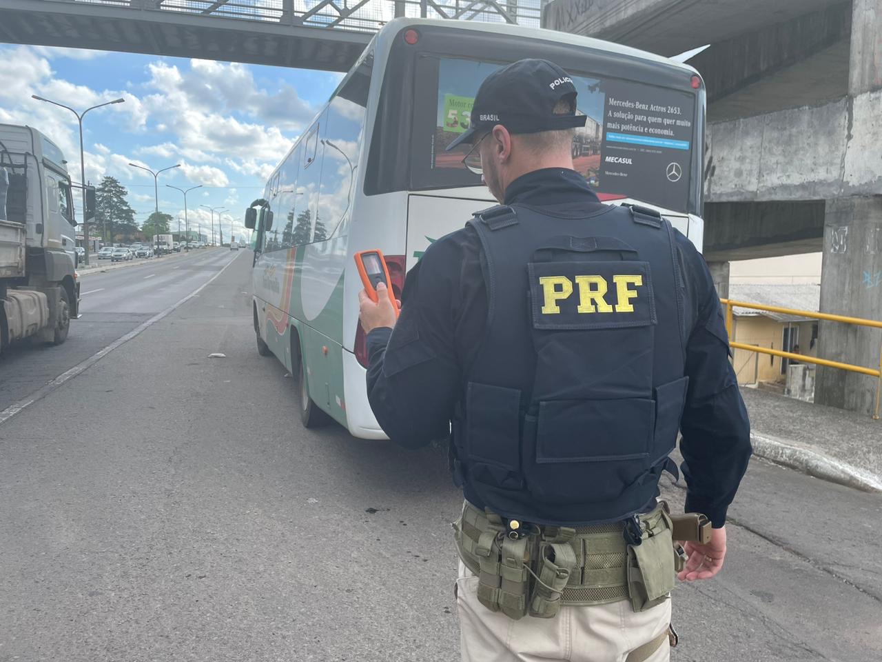 Prf Flagra Motorista De ônibus Dirigindo Embriagado Em Caxias Do Sul — Polícia Rodoviária Federal