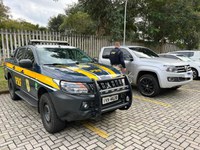 PRF prende estelionatário e recupera caminhonete em Caxias do Sul/RS