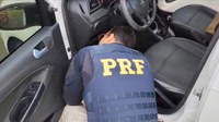 PRF prende traficante com cocaína e maconha escondidas no carro em Camaquã/RS