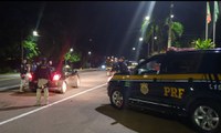 PRF prende motorista com CNH falsa após perseguição em Carlos Barbosa/RS