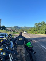 PRF realiza operação de fiscalização a motociclistas em Montenegro