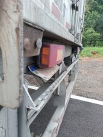 PRF flagra caminhão com placas dobradas e em excesso de velocidade na Freeway