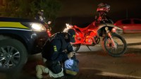 PRF apreende adolescente com motocicleta furtada em Soledade/RS