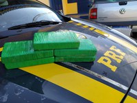 PRF apreende cocaína e prende motorista em Sarandi