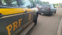 PRF flagra homem utilizando automóvel com as placas adulteradas em Lajeado/RS