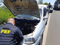 PRF prende dois criminosos com carro clonado em Guaíba/RS