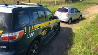 PRF recupera carro roubado à mão armada em Mariana Pimentel/RS