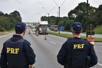 PRF prende homem portando revólver em Marques de Souza/RS