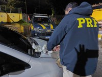 PRF prende três traficantes com skunk em Porto Alegre/RS