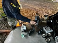PRF prende trio transportando drone carregado com drogas em Eldorado do Sul/RS