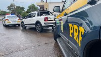 Ação conjunta da PRF com a polícia uruguaia prende dois criminosos e recupera dois carros