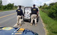 Após tentar fugir, contrabandista de cigarros é preso pela PRF em Pelotas